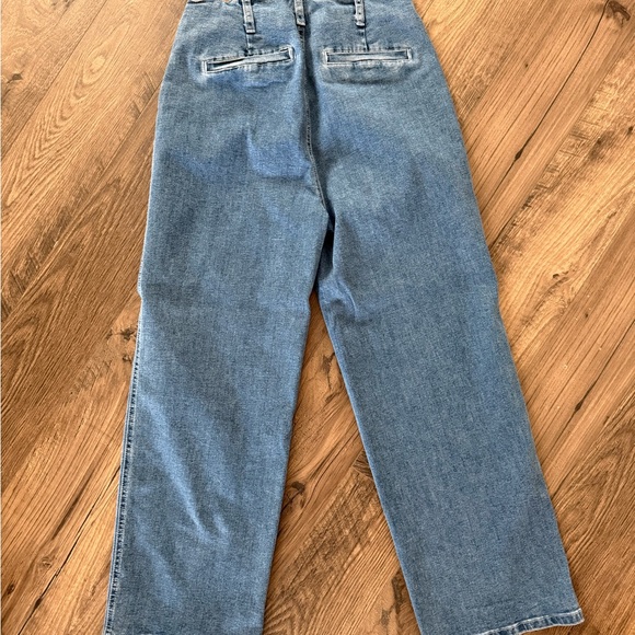 Classic Blue High-Waisted Women Wide Leg Crop Jeans - Picture 2 of 4